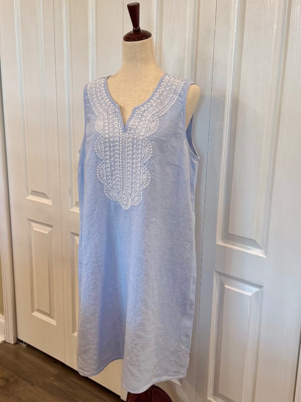 Woman's Size L Shift Dress 100% Linen by J Jill Blue Batik & Beaded, Embroidered